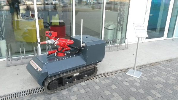 Skolkovo Robotics 2015 - пожарный робот
