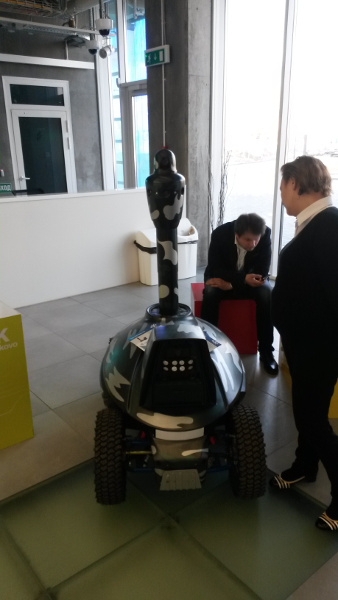 Skolkovo Robotics 2015 - робот-патрульный