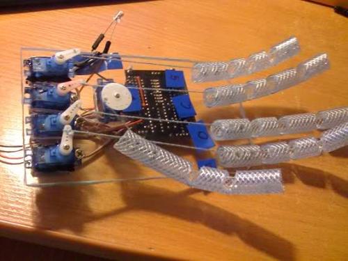 Робо-рука из Arduino